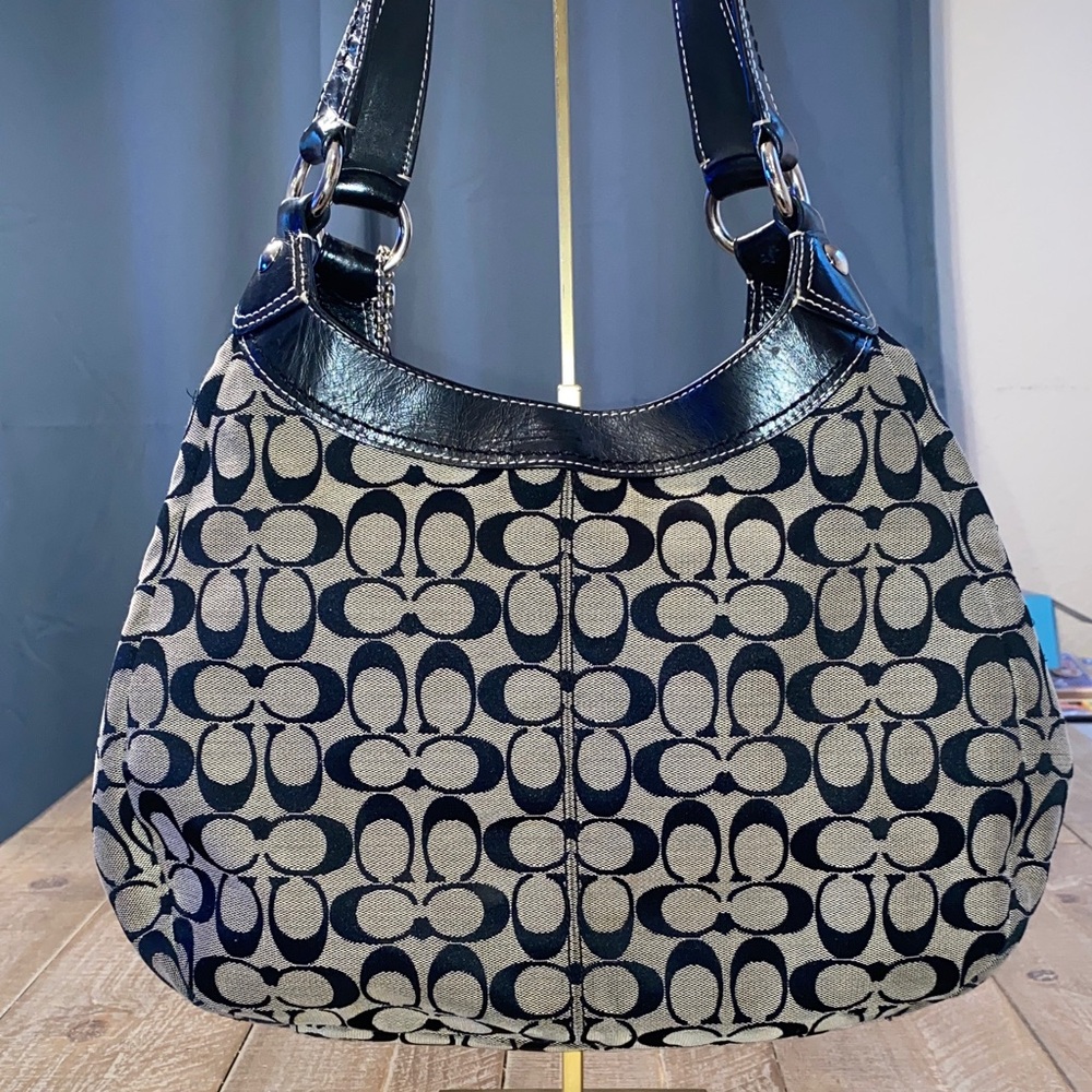 Coach Black and Tan Patterned Hobo Bag. - Picture 11 of 12